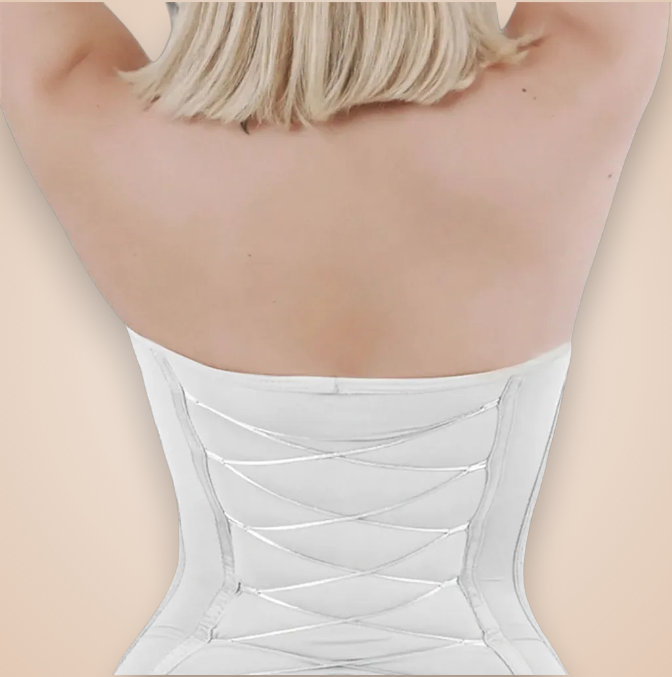 Dos du body gainant sans bretelles blanc, corset sculptant à laçage élégant pour un maintien parfait et un effet taille fine.
