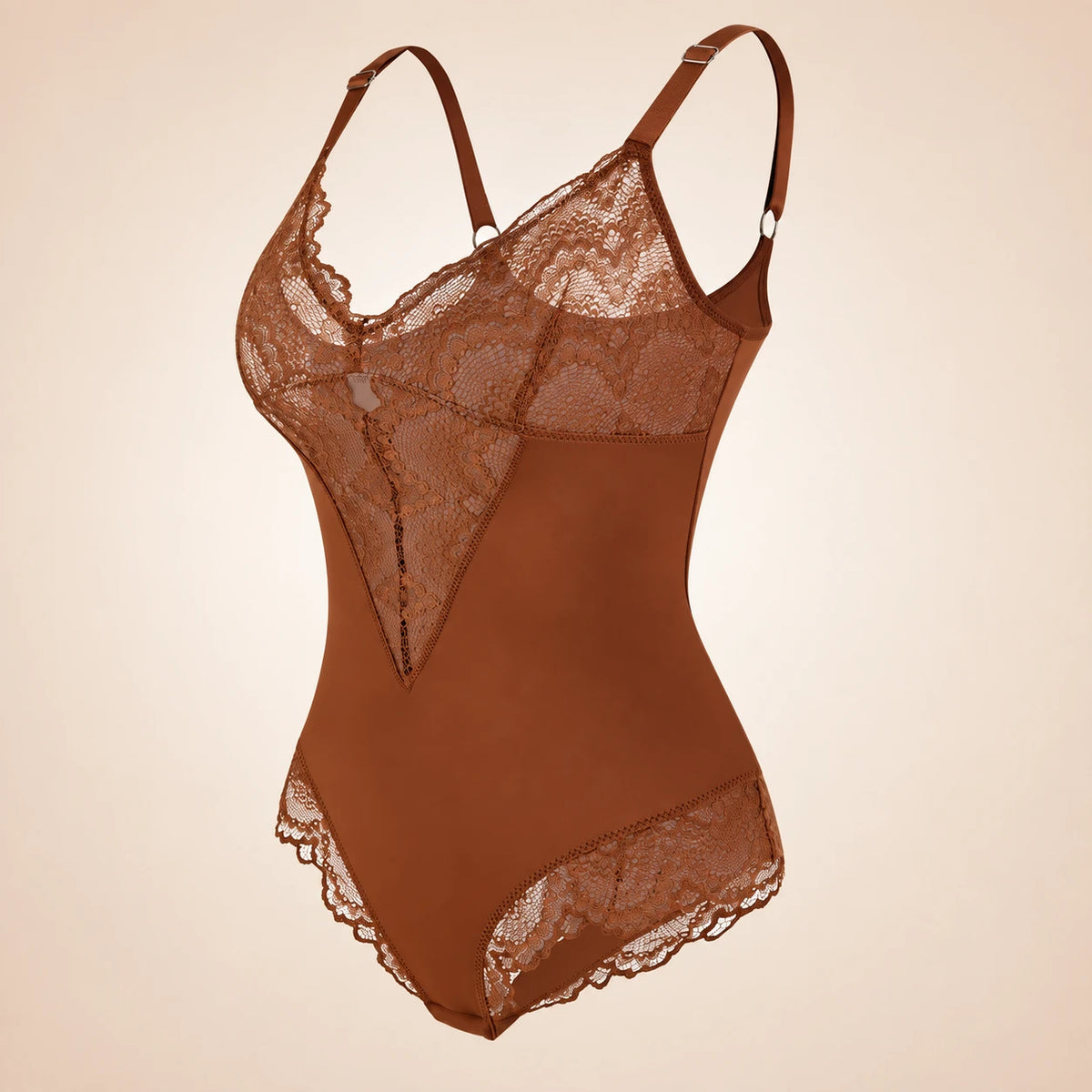Body gainant Oba marron à décolleté en dentelle, vue de trois quarts sur fond beige.