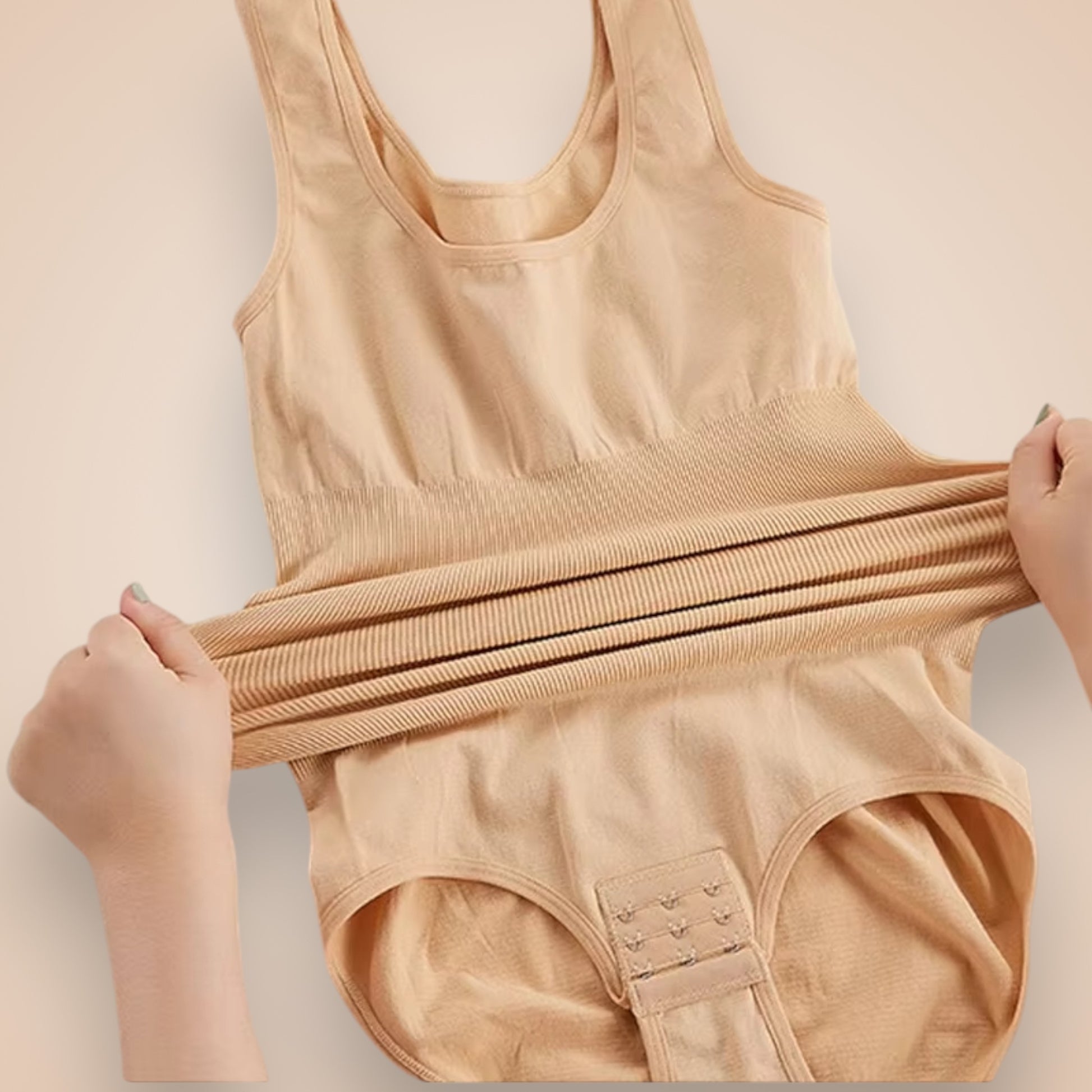 Body gainant amincissant nude femme, tissu extensible haute élasticité avec agrafes réglables pour un maintien optimal et un effet ventre plat.