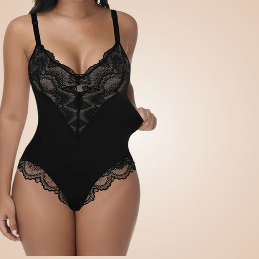 Body gainant Oba noir porté de face, avec décolleté en V et finitions en dentelle.